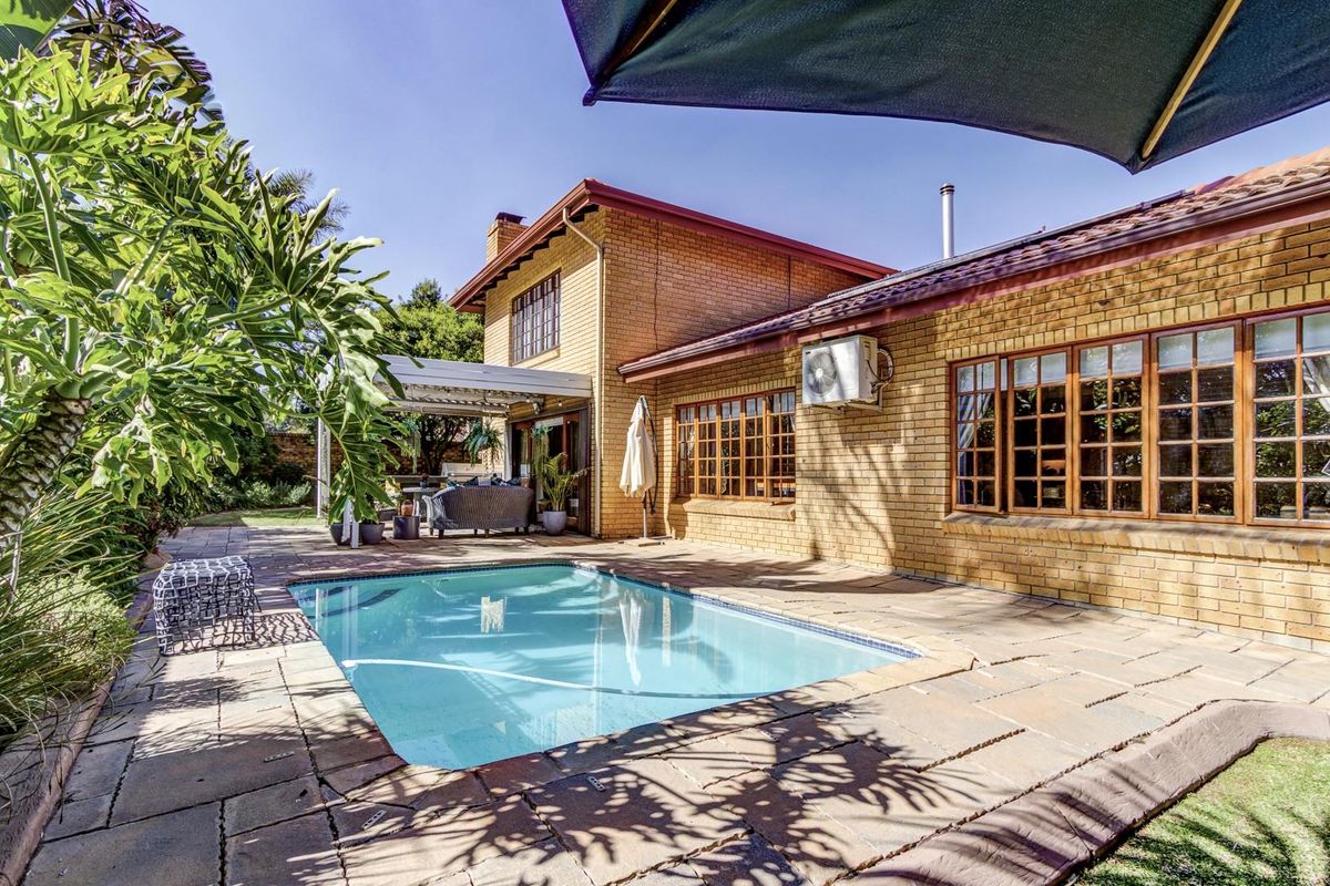 WORTHY OF THE PAGES OF GARDEN AND HOME... with solar and water solutions too! - Photo 4