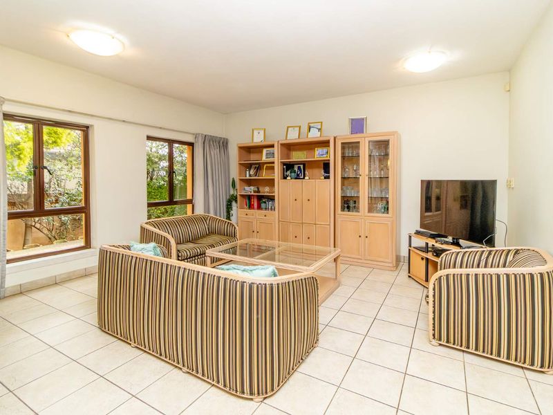 Spacious Family Cluster in Secure, Established Estate! - Photo 4