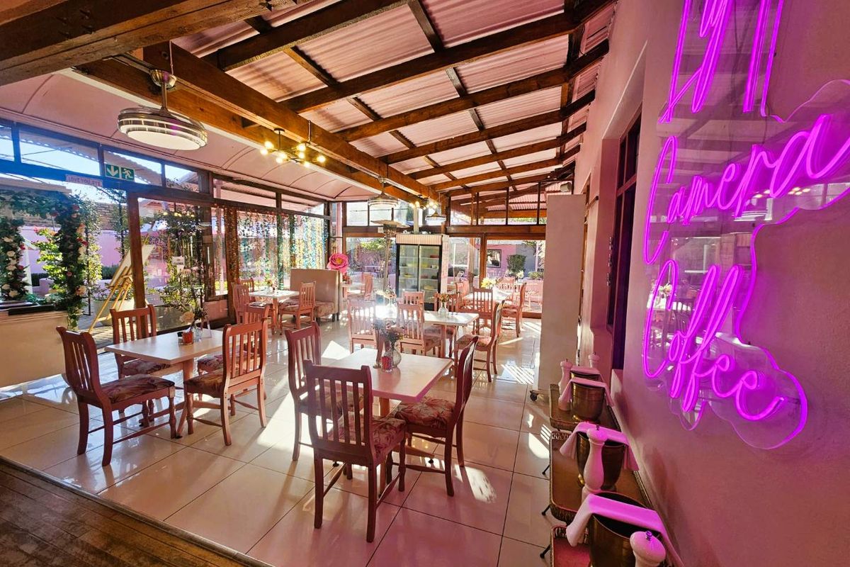 PRESTIGE COMMERCIAL INVESTMENT – FULLY TENANTED BY ACCLAIMED GARDEN CAFÉ & CULINARY EVENTS DESTINATION - Photo 2