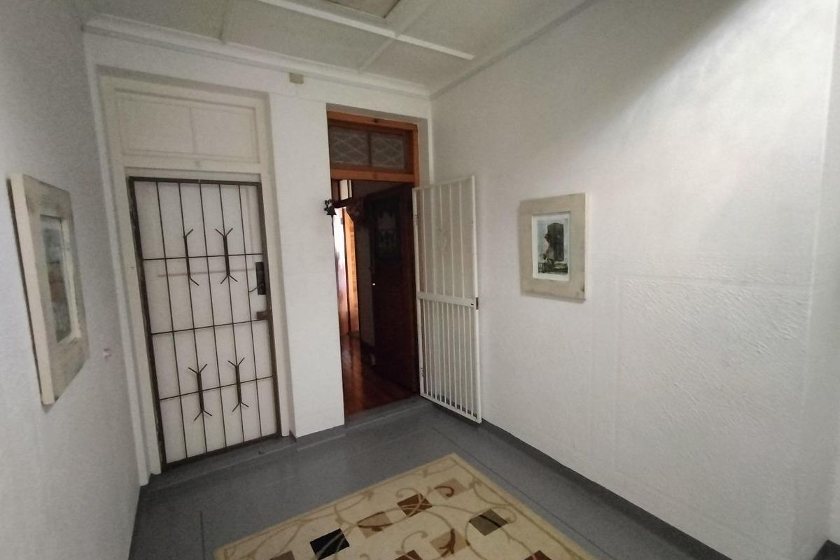 **Spacious Apartment with Stunning Views - Priced at R1,050,000.00** - Photo 2