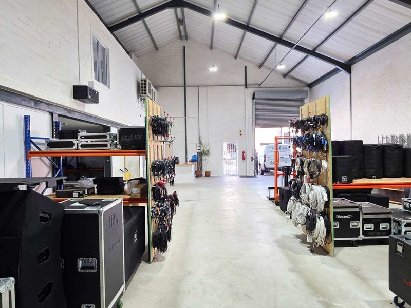 Double Volume Warehouse in Excellent Condition - Photo 5