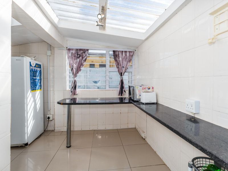 Warmth, Style, and Effortless Entertaining in the Heart of Strandfontein. - Photo 10