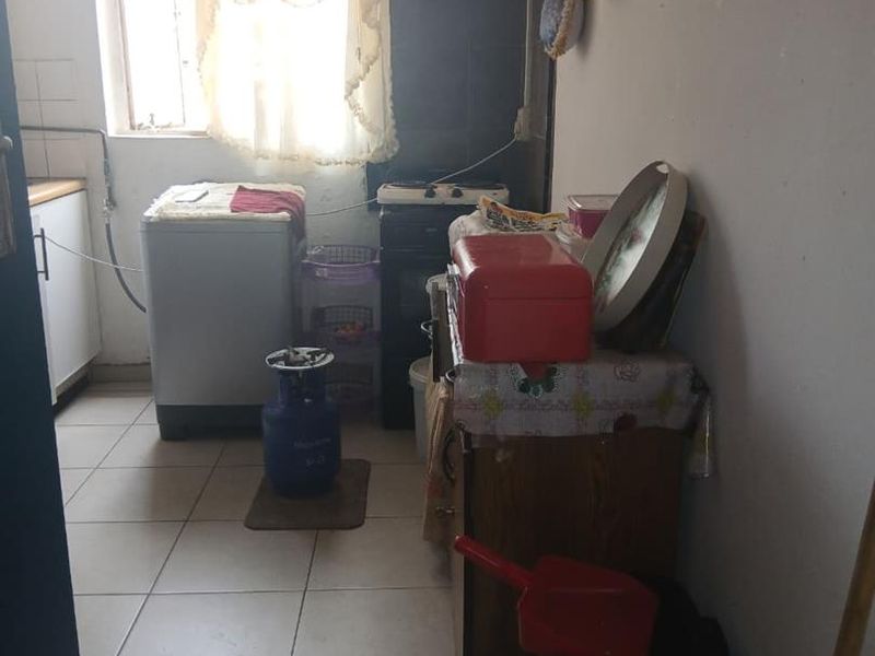 Prime Location: Access to Dining, Shopping & More! - Photo 3