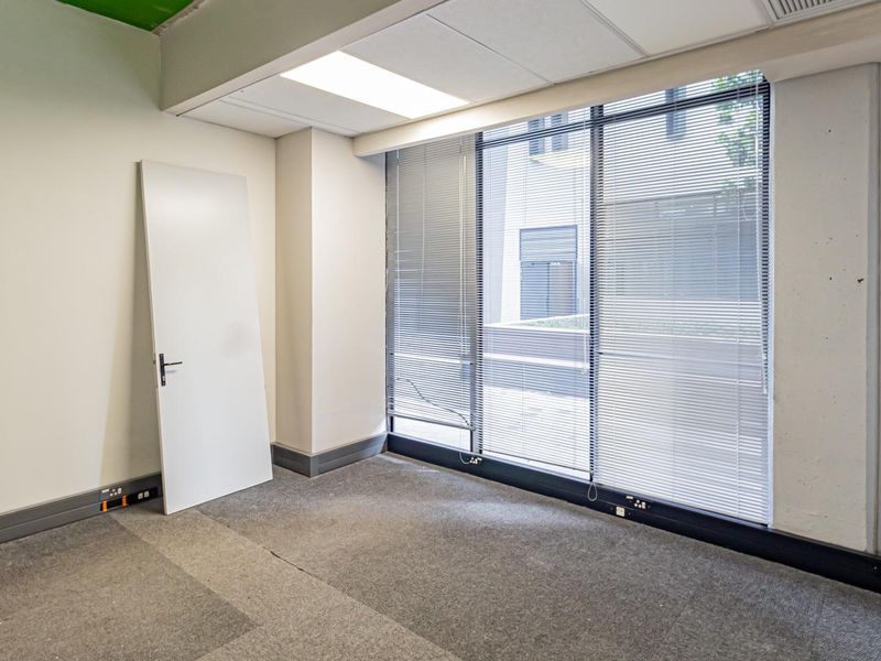 OFFICE SPACE TO LET IN WATERFALL, MIDRAND - Photo 10