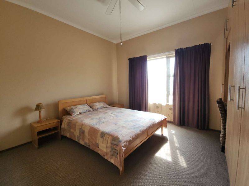 Exceptional beachfront house in Henties Bay, with unlimited and the most beautiful sunsets included in the price!!! - Photo 7