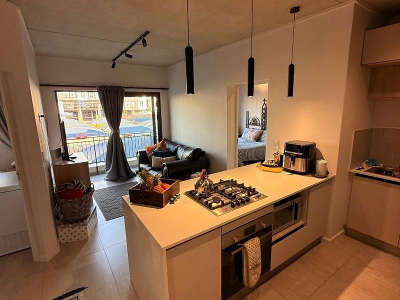 Ultra-Modern 2 Bedroom, 2 Bathroom Apartments in Waterkloof! - Photo 2