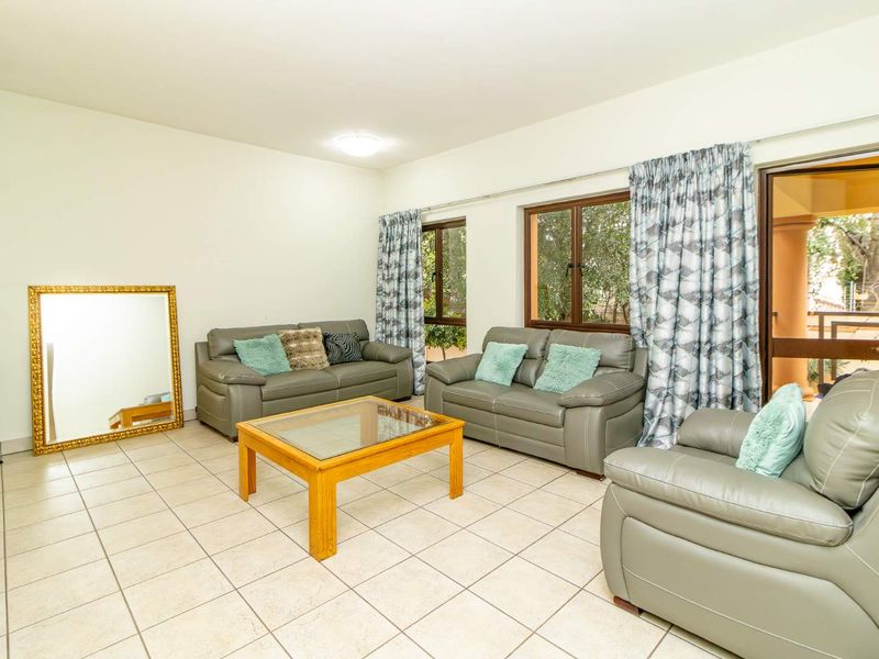 Spacious Family Cluster in Secure, Established Estate! - Photo 10