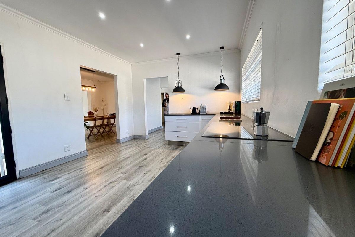 Space, 24h Security & Future Expansion | Pool, Jacuzzi & Approved Flatlet Plans - Photo 5