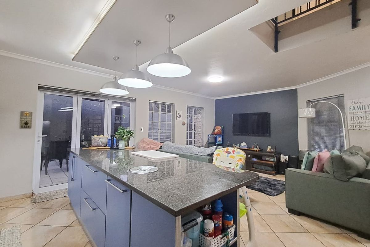 3 Bedroom Duplex in Secure Albemarle Estate - Photo 4