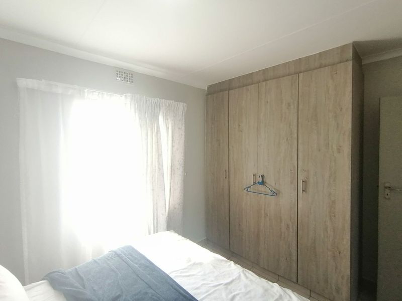 Modern 2-Bedroom Apartment in a Secure Estate - Photo 10