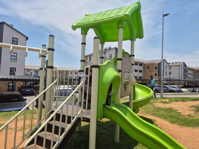Herons@Riverside 2 bed apartment - R 565 000 - Photo 3
