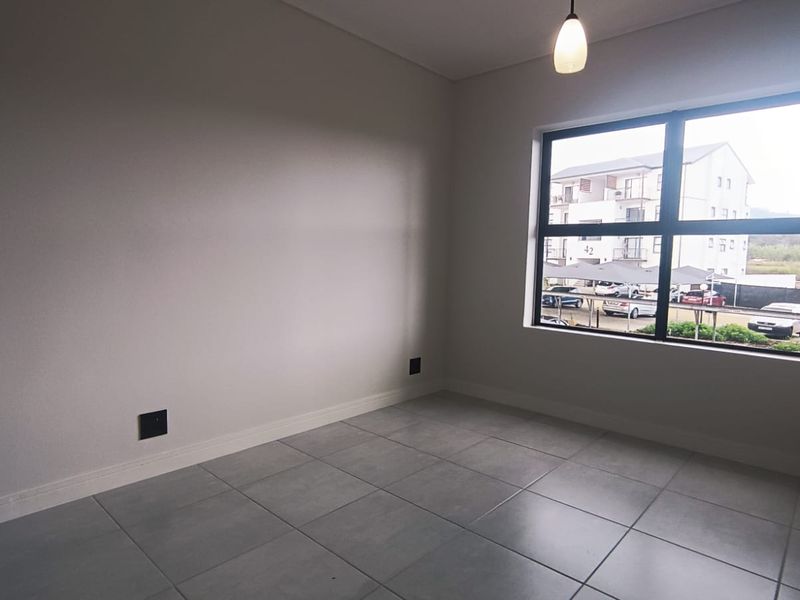 Secure & Stylish: Your New Home at De Kuile Estate - Photo 8