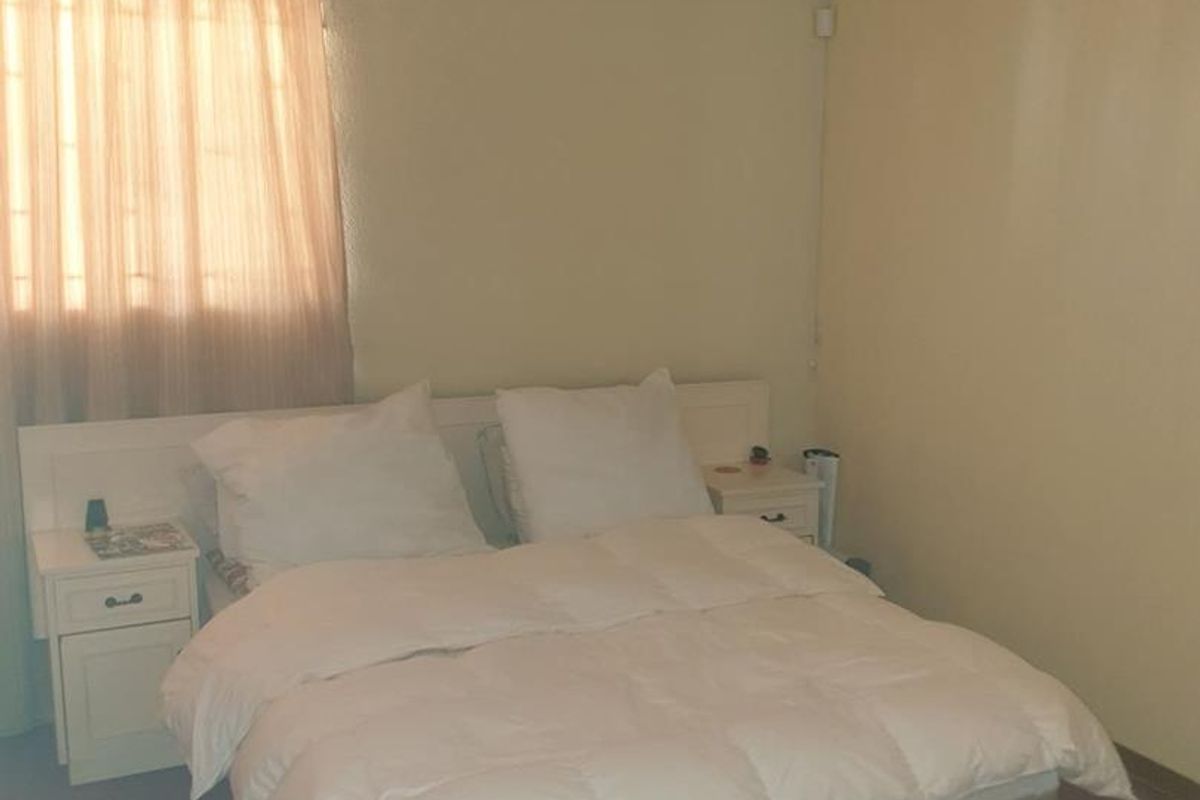 FAMILY HOME FOR SALE IN HOCHLANDPARK - Photo 4