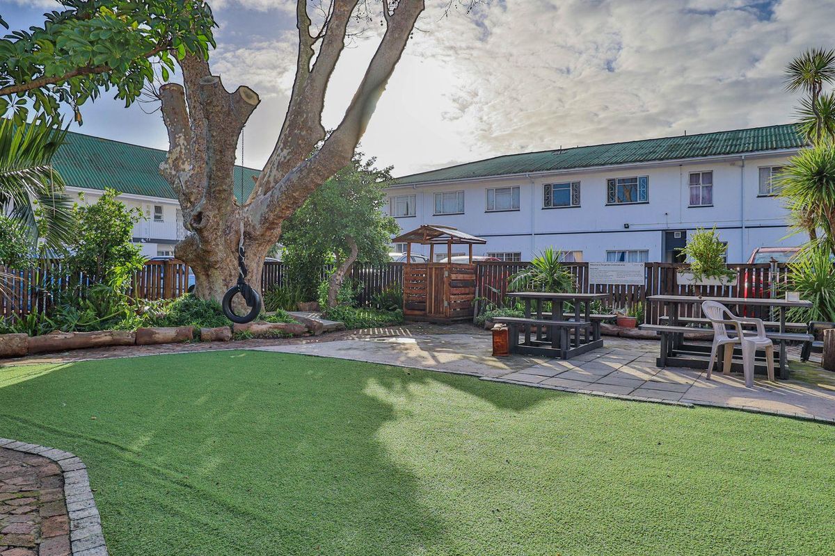 Charming Studio Apartment in Secure Plumberry Square – Plumstead, Cape Town - Photo 5