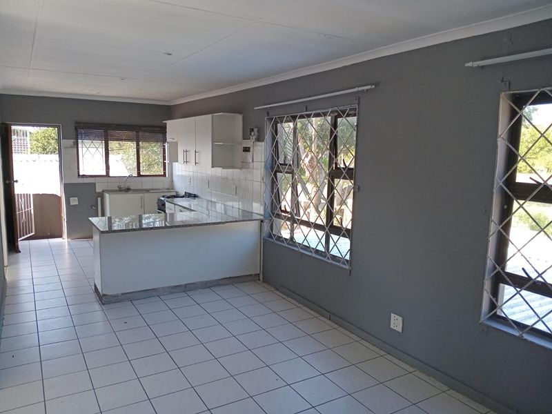 Practical 2-Bedroom Rental in Established Meer En See, Richards Bay - Photo 3