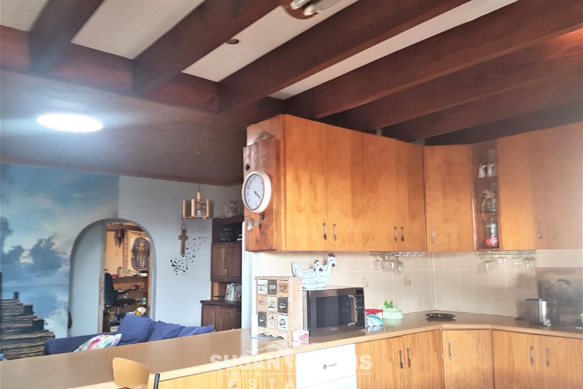 Family Home - Photo 4