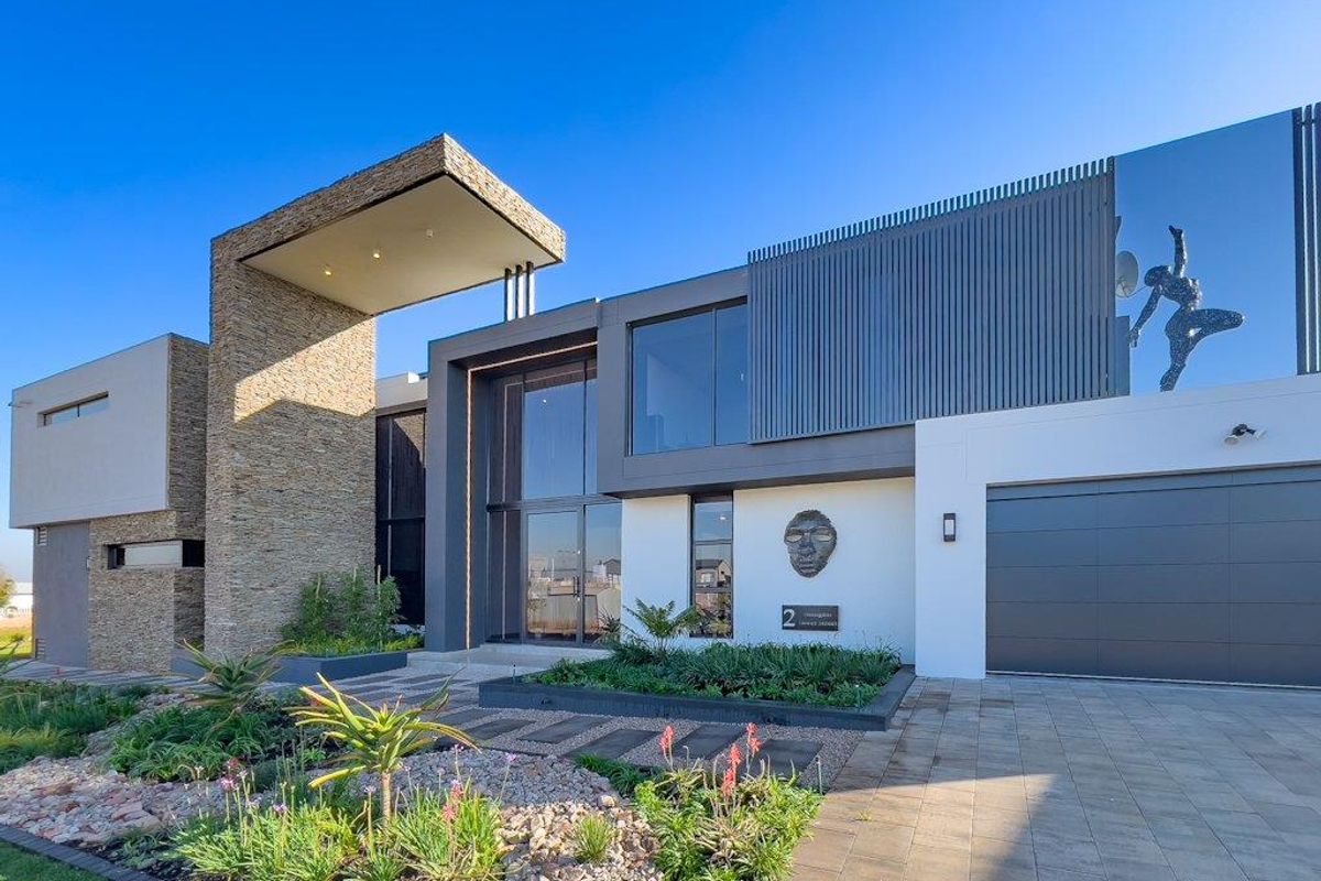 Modern Automated Mansion in Midstream Heights – Where Cutting-Edge Technology Meets Timeless Luxury - Photo 4