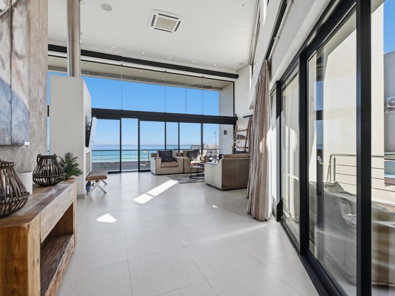 A Sea-view Sanctuary on Bloubergstrands Exclusive Coastline - Photo 9
