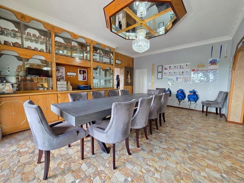 8 Bedroom House for Sale in Bassonia - Photo 8