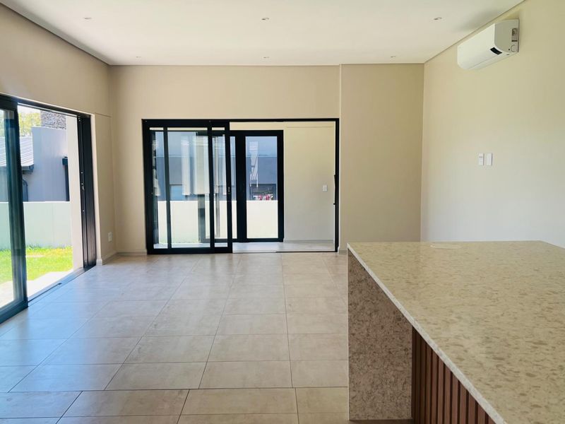 Newly Built- Ready to Move in - Family 3 bedroom home - Photo 8