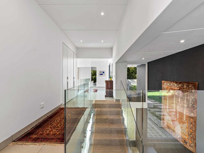 Luxury 6 Bedroom Home in Upper Claremont - Photo 6