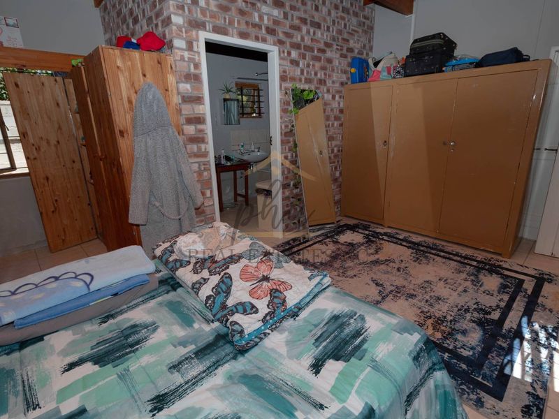 Well Priced Home - Photo 10