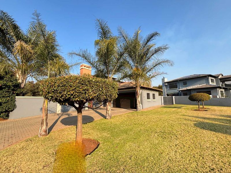 Family Home For Sale in Stoneridge Country Estate - Photo 2