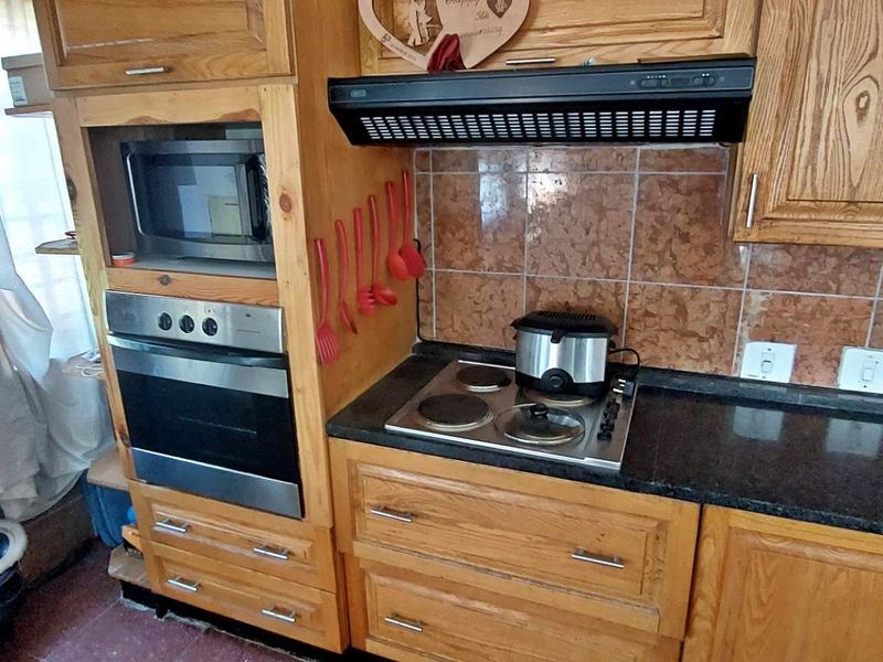 3 Bedrooms and a Flat - Photo 5