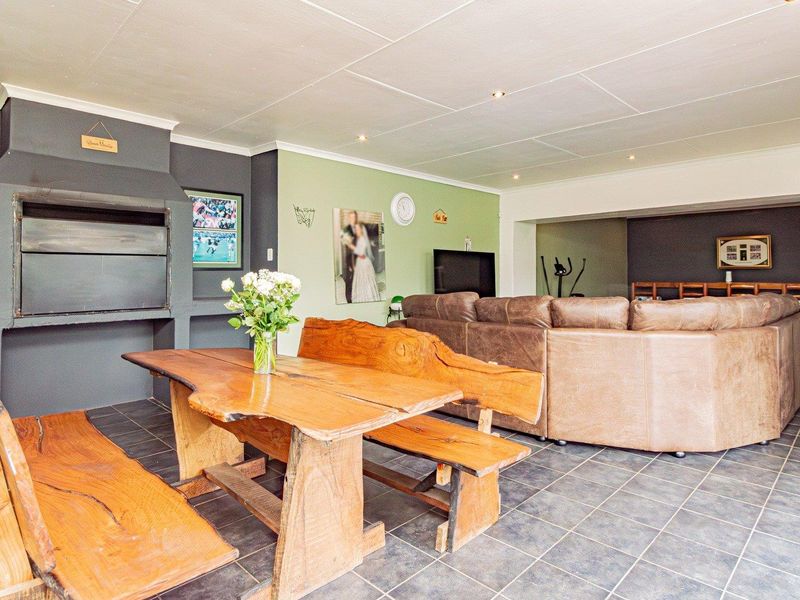 Large Family Home with Flatlet for Sale - Photo 6