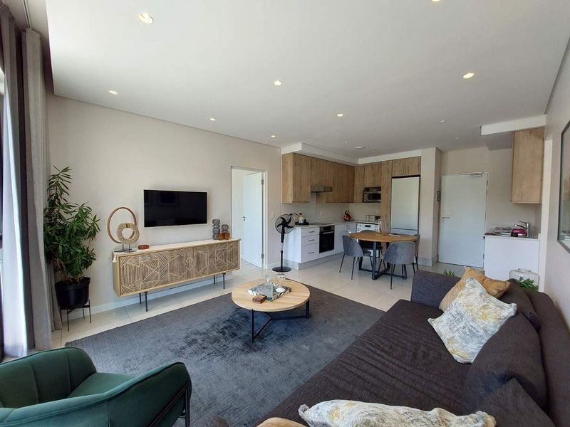 Luxury Apartment with Greenbelt Views in the Upgraded Sandton Gate Precinct - Photo 2