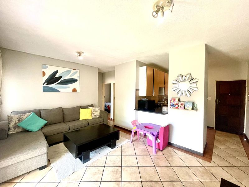 Garden Living Meets Lock-Up-and-Go Convenience - Photo 5