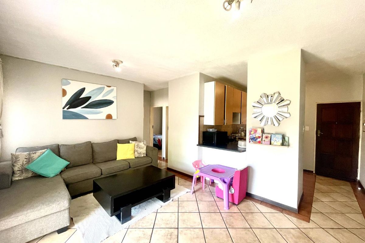 Garden Living Meets Lock-Up-and-Go Convenience - Photo 5