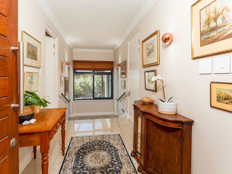 Elegant Estate Living With a View - Photo 5