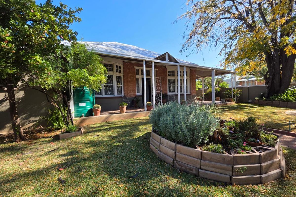 Beautiful 4 bedroom house - Photo 4