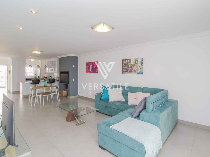 Apartment with Sea View - Photo 9