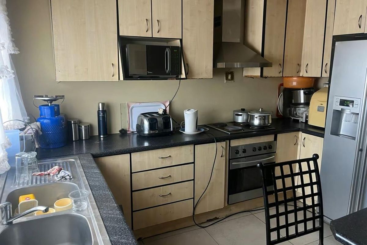 🏡 3-Bedroom Home for Sale | R850 000 | Buhle Park, Germiston - Photo 2