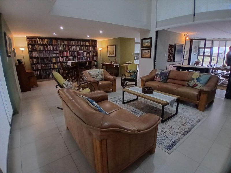 Modern and beautifully finished Duplex. - Photo 3