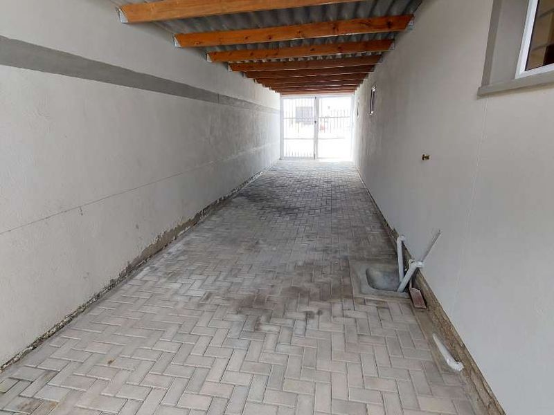 Serene 4 Bedroom Family House - Photo 4