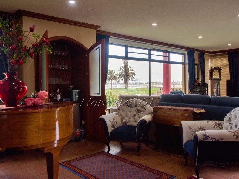 Meersig, Walvis Bay:  Upmarket LAGOON VIEW home on MILLIONAIRE's DRIVE - Photo 9