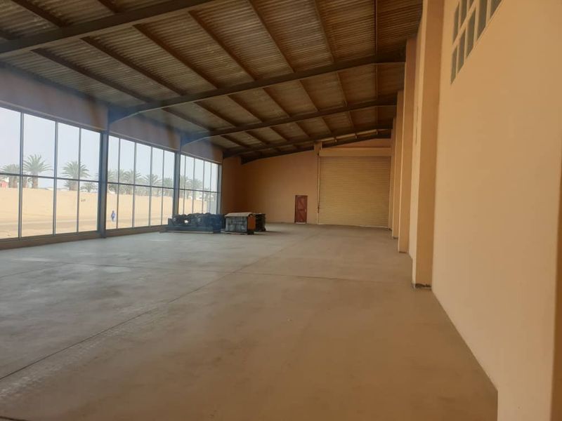 LIGHT INDUSTRIAL PROPERTY FOR SALE POR - Photo 6