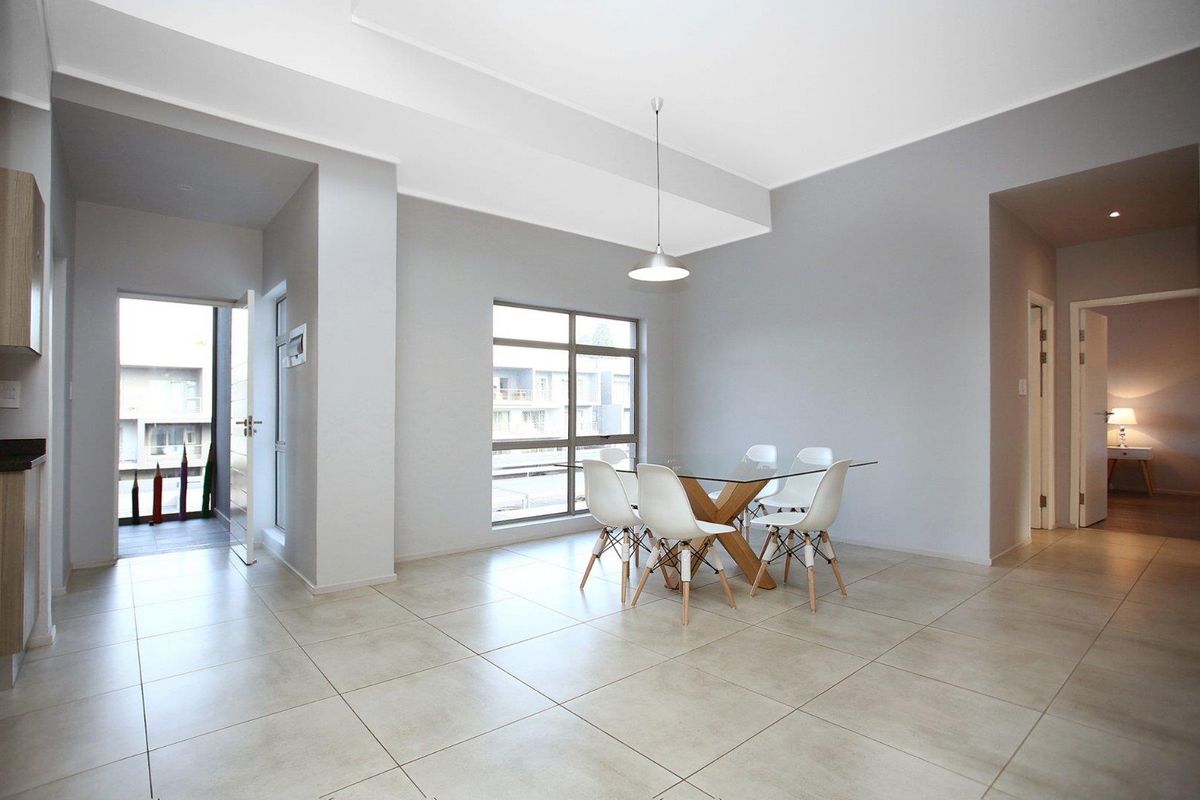 3 BED 2.5 BATH FULLY FURNISHED TOWNHOUSE OAKLANDS - Photo 3