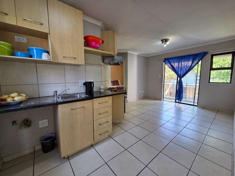 "Invest or Settle: Charming Unit at Racecourse View!" - Photo 3