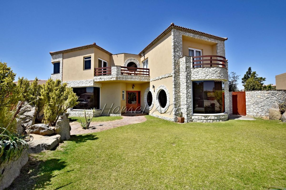 Rossmund, Swakopmund:  Property with total 8 Bedrooms is for Sale - Photo 2