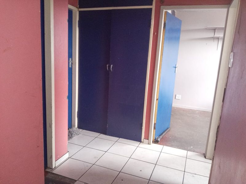 Lovely 3.5 Bedroom Apartment for Sale in Sunnyside - Photo 7