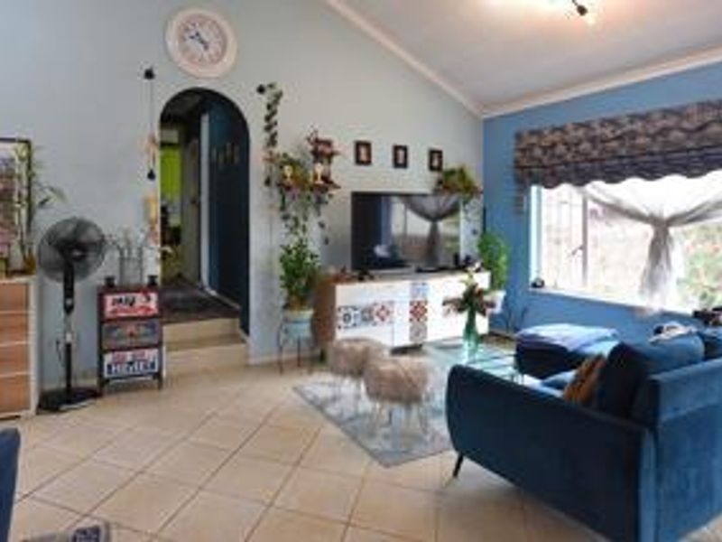 Two Bedroom Townhouse for Sale in Rivonia - Photo 5