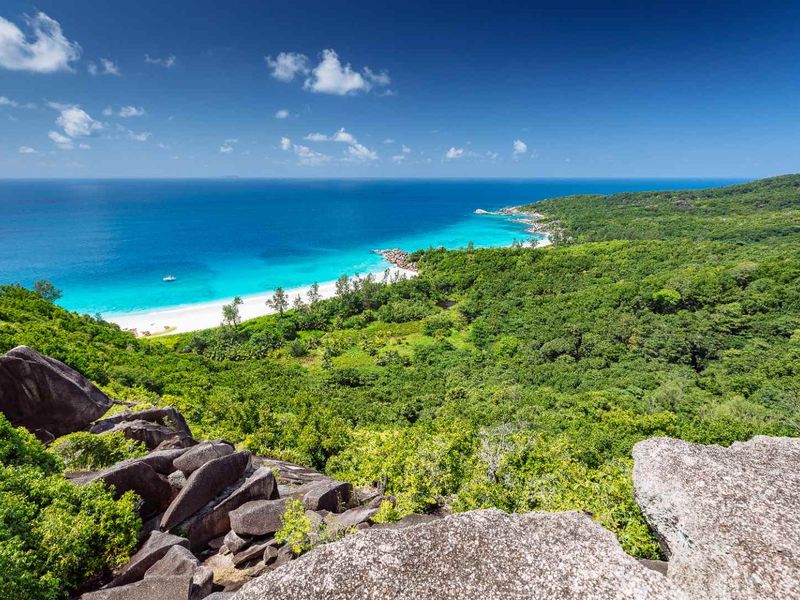 LARGE SCALE TOURISM DEVELOPMENT OPPORTUNITY PRASLIN - Photo 2