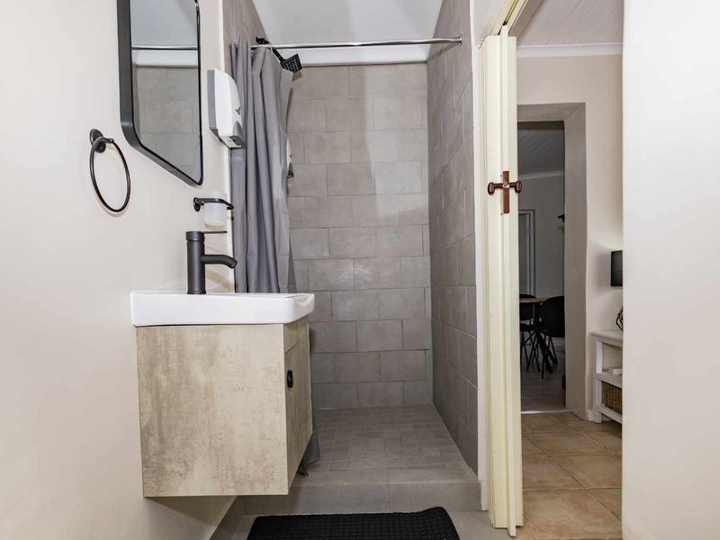 Urban Oaks Guest House - Photo 7