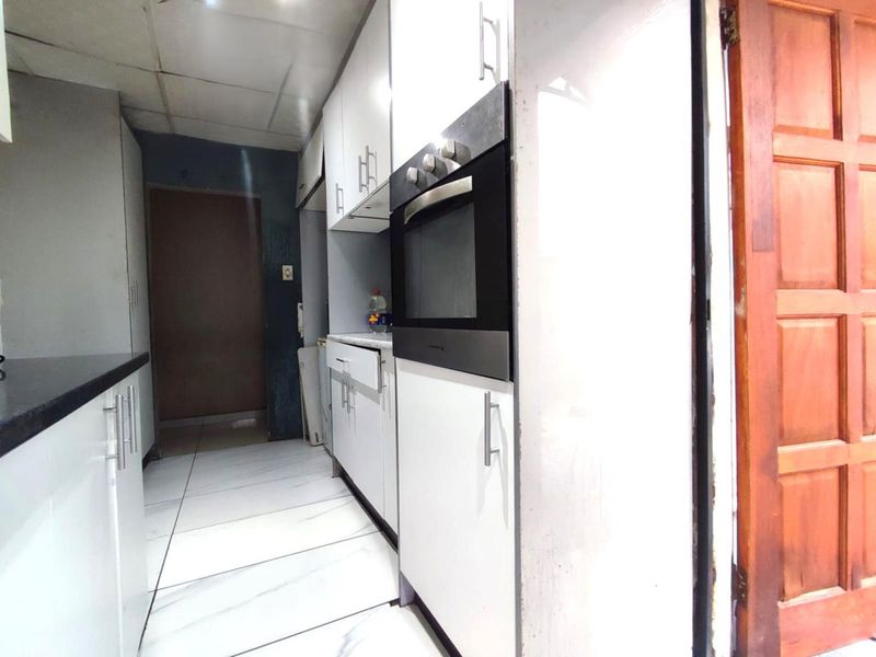 5 Bedroom House for Sale in Cosmo City - Photo 6