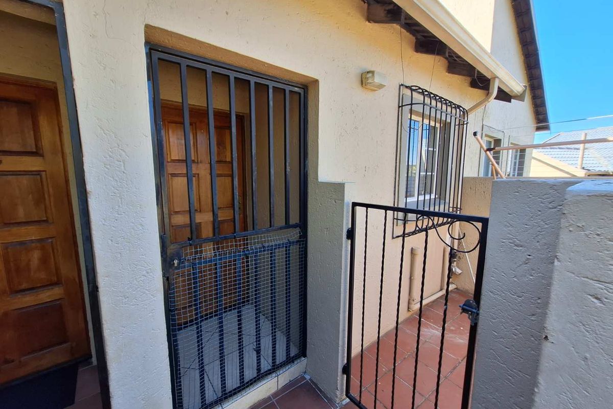 2 Bedroom 2 Bathroom - Photo 4
