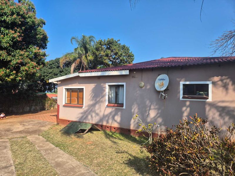 Level land home in prime area - Photo 3